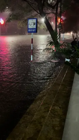 Đại Lộ Hùng Vương và những cơn mưa rào