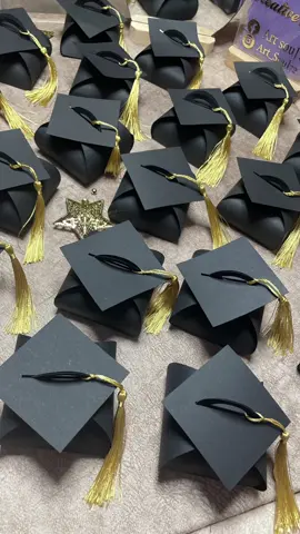 علب صغيرة لتوزيعات التخرج🎓👩‍🎓#تخرج2024 #boite #boiteagateaux #تخرجت #توزيعات #تخرجنا #graduate #graduationday #chapeau #توزيعاتي 