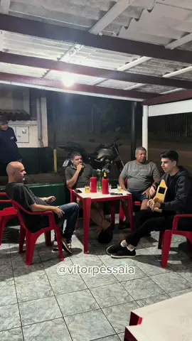 Repostando pq merece! #vitorpessaia #sertanejo #vozeviolao 
