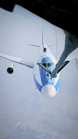 E-4B Doomsday plane being refueled