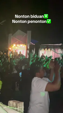 Bagian1; intinya goyang sampai geleng2 kepala😂#fypシ゚viral #masukberanda #afifahmusikentertainment #foryoupageofficiall #xycba #viralvideo #afifahifah#bugismakassar#masukberanda 