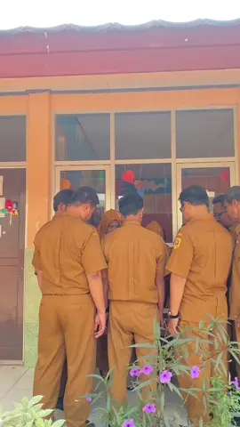 Bagian 1 I Hello Sahabat Semuanya👋🏻 Come On Join Us !! PPDB Tahun Pelajaran (2024-2024)  Resmi dibuka dari bulan Mei - Juli yahh👌🏻 Ayo jangan sampai kehabisan kuota nya👉🏻👈🏻 #ppdb#ppdb20242025#guruhits#gurumuda#fyp#kontenppdb#gurutiktok#gurukreatif 