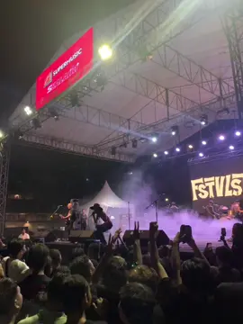 MENANGISI AKHIR PEKAN.                                      @FESTIVALIST                                                 #fstvlst #jenny #konser #skalaria #fyp #fypシ゚viral #tiktok 