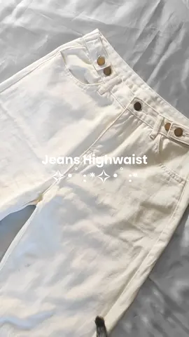 beli disini ya @Rrmy jangan sampai kehabisan 🤭 #jeanshighwaist #jeansputih #celanajeanswanita #outfitideas #tiktokaffiliate 