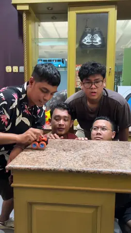 Ada yang tau itu angkot jurusan mana? 🤔 #balomba 