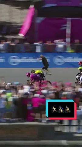 🏃‍♂️You thought he’d stop running? Think again.  #giroditalia #giroditalia2024 #cycling #meme #funny #giro2024 #viral 
