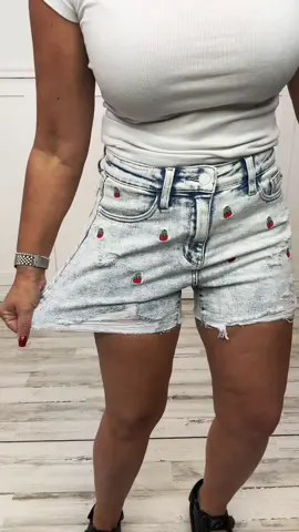 The cutest little shorts ever from Judy Blue. These are actually really stretchy so if you don’t like a tight shirt, this is one for you. Get your regular department store size. ##judyblue##shorts##summervibes