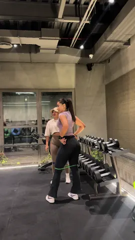 4 تمارين مستحيل استغني عنها لبناء عضلات الأرداف لازم تجربوها  #كوتش_بيان #تمارين_بيان #bayan_fitness #Fitness #fitbayan #GymTok #gym #fitok #moveeveryday #glutesworkout #glutegains 