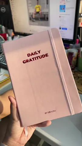 Sổ nhật ký biết ơn Daily Gratitude 🤍🫰🏼 #BeautyTok #sotay #nhatky #bieton #xuhuong #xh #fyp #so 