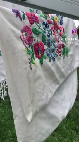 Mihez kezdjünk nagyi hímzéseivel? Tarts velem és mutatom :) #fashionrevolution #whomademyclothes #slowfashion #retro #hungarianembroidery #újrahasznosítás #CapCut 