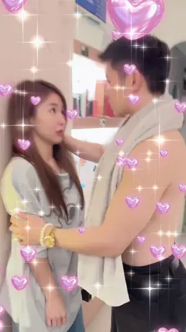 為了宣傳，只能委屈一下自己了（？）🤣 我們不可能用這種眼神看彼此吧？！雖然三秒破功🤪大家快去聽小樂跟 dena唱的OST💕看可可跟海闊演戲吧！！👀 #完全省錢戀愛手冊  #TVBS42台