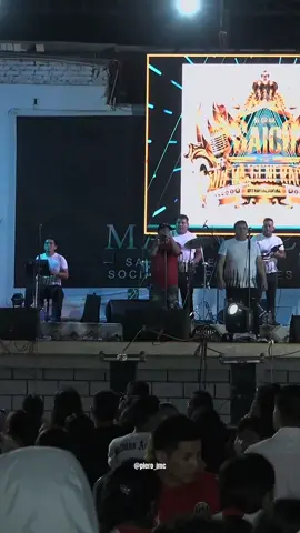 Saico//Dos más porfavor #elgransaicoysunuevageneracion #Viral #parati #tiktok #pilsencallao💚 #elgransaico👈😎🎶🎶🎶 