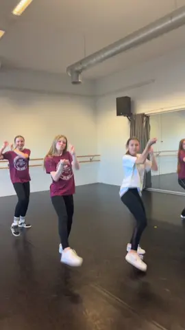 Happy dance want wij zijn 2e geworden op het NK!🥈🎉 #impressivedancestudios #hiphopcrew #vathorst #amersfoort 