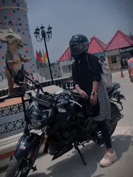 Bike নাকি Gf....? #unfrezzmyaccount #bdtiktokofficial🇧🇩 #viralvideo #নোয়াখালীর_মেয়ে 