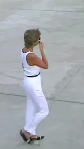 Old money style ✨️🤍 Diana has arrived back in England after her caribbean holiday on February 24, 1995. Princess Diana enjoys tte last of her winter holiday in the tropical paradise of Barthelemy, West Indies. - - - #ladydiana #ladydi #diana #fypシ #fyp #paratiiii #princessdiana #princessofwales #dianaspencer #royal #royalfamily #edit 