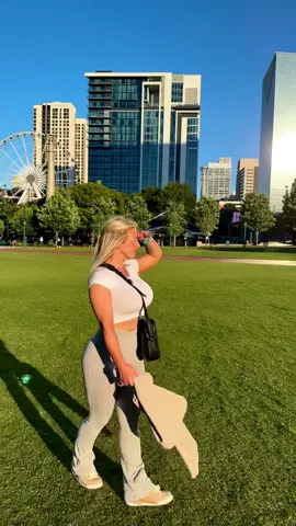Can you name what city I’m in? 🤔 #fypp #viral #downtown 