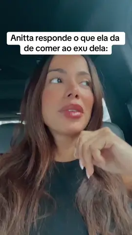 todos sentados e prestando atenção na aula da Mãe Ekedy Larissa de Macedo Machado 🫵🏻