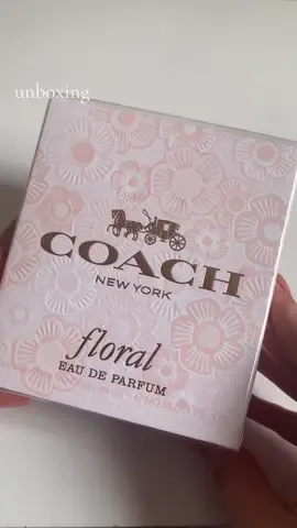 🌸🌸🌸                                                            #perfume #fragancia #perfumetok #perfumetiktok #coach #coachfloral #perfumefloral #primavera #unboxing @Coach 