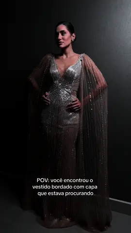 Perfect and precious ✨ #vestidoformatura #vestidobordadocomcapa #vestidocomcapa #escolhendovestidodeformatura 