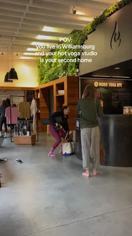 Keeping my mind and body in shape is a breeze in NYC with @ModoYogaNYC 🧘‍♀️💪 Come sweat it out with us in the hot rooms! 🔥  #yogalife #yogastudionyc #nycfitness #hotyoga #williamsburg #hotyoganyc #nyc