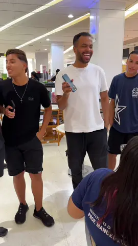 Qual piada mereceu o presente misterioso? #presentemisterioso #voltaredonda #fy #fyp #barramansa #standup #danielcuri #resende 