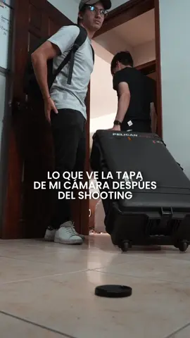 Quien no ha llegado a dejar alguna tapa del lente o de la camara en algun rodaje🙄         #fotografia #video #filmmaking #camara