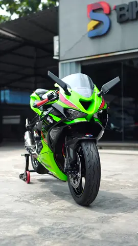 Kawasaki ninja zx6r cinematic #fyp #foryou #foryoupage #kawasaki #ninja #zx6r #sportsbike #supersports 