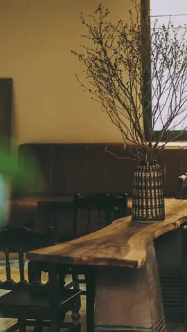 Nguyện làm chiếc bóng của người yêu thương cứ ôm mộng mơ đuổi theo ánh dương .. 🖤 #xuhuong #quotes #Love #music #hope #foryou #fyp #viral 