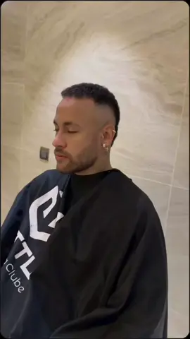 Neymar on a haircut 😍 #neymar #CapCut 