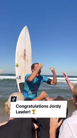 The local boy takes home the #GWMSydneySurfPro! 🏆