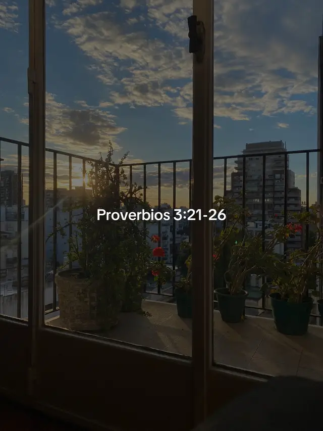 Aprende a tomar buenas dediciones y siempre ir por el buen camino. No importa cuantas veces tropieces, si te pierdes sigue los pasos de Dios y confia en el que todo estará bien. 🤍 #hagamosviralajesus #compartirelevangelio #jesuslovesyou #masjovenescristianos #parati 