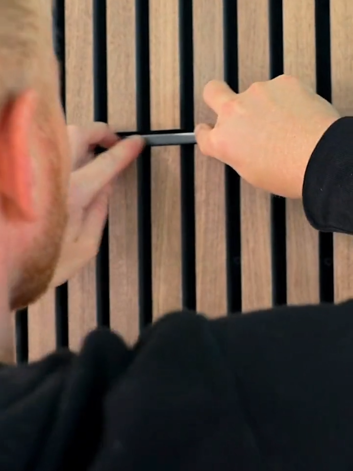 LED's goooo! 💡⁠ Die Montage von LED-Streifen auf unseren Panels wird dein Zimmer noch krasser aussehen lassen, als es sich bereits anhört! (Dank unseren Paneelen) #led #light #woodupp #akustikpaneele #mywoodupp #akupanel #akustikplatten #homeinspo #interior #wohnungseinrichtung #einrichtung #diy #akustik #inneneinrichtung #inspiration #interiorinspiration #interiordesign⁠ #ledstriplights