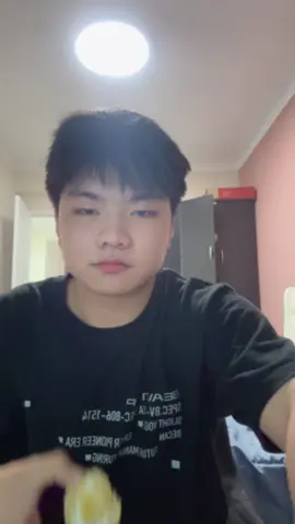 挑战无表情柠檬#EatingLemonExpressionlessly