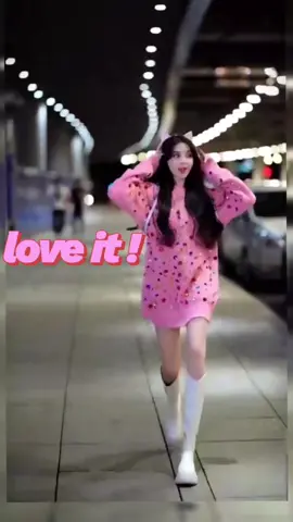 How are you?? #fashionstyle00 #fashionhacksforgirl #outfit #2024trends #fashiontiktok #grlis #outfitideas #style2024 #greatnewday 