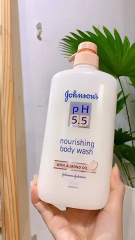Sữa tắm Johnson's #dollyjohnsons #johnsonsbaby #suatam #gel #baby #body #bath #almond #quynhon
