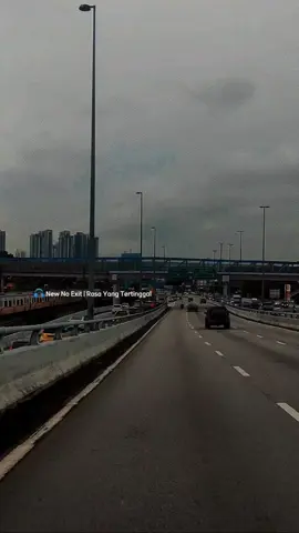 Rasa ini yang tertinggal selamanya memberikan luka pada hatiku,,,,, #lirikestetik #lyrics #liriklagu #maz_arf #trend #rasayangtertinggal #dpaspor 