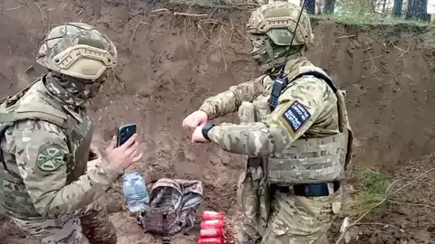 คริปหลุดทหารรัสเซียเต้น อะไรก็เกิดขึ้นได้ที่รัสเซีย#Russia #war #russiaukraine 