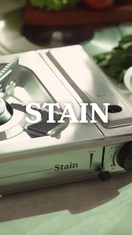 🔥 Conheça o lançamento que vai transformar suas aventuras ao ar livre! O Fogareiro Stain da NTK, feito em aço inoxidável, é o parceiro perfeito para suas viagens. Com ignição automática e ajuste fino de chama, oferece precisão e segurança em cada refeição. 🍳 ✅ Leve e compacto, ideal para transportar; ✅ Adapta-se a botijões P5 ou P13 com sistema Flex Fuel; ✅ Segurança reforçada com controle de gás eficiente. Garanta o seu e leve a eficiência para o coração da natureza! 🌲🌟 #NTK #FogareiroStain #CampingEssentials #AventuraOutdoor #CozinhaDeCamping