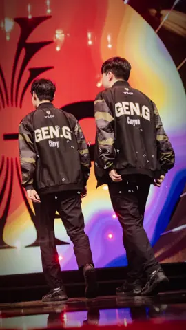 chụp góc nì nhìn Boo cao hơn Bi luôn :))) #chovy #canyon ©️flickr LOL Esports 