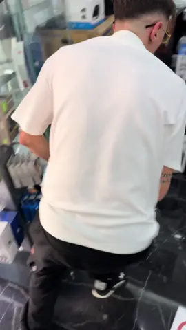 DOVEVA VENDERE SOLO LE CUFFIE E SUCCESSO DI TUTTO @michelenapolitanoreal 