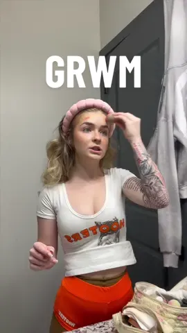 the WORST first day back but i did make that SHMONAYY 😝 #grwm #grwmforwork #hooters #fypシ 