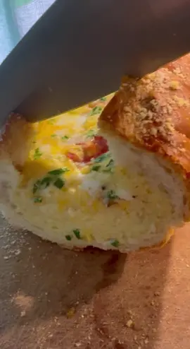 Baked Egg Boat. #eggboat #bakedeggs #breakfastideas #brunch #food 
