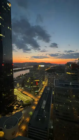 #sunset #viennaaustria ##vienna #viennasunset #MentalHealth 