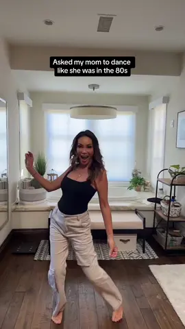 Mama Chi be GROOVY ✨ she lowkey ate… #fypシ゚viral #dance #80s #MomsofTikTok 