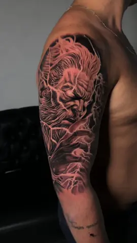 Zeus Tattoo ASMR/TATTOO Tema grego.
