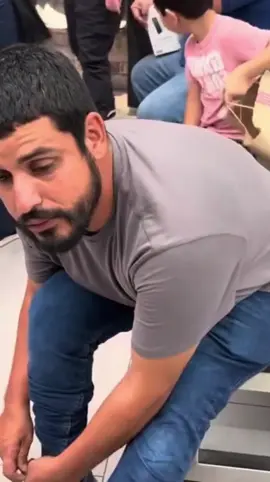 Le compré estas botas a Jaimito Toys por su cumpleaños #lostoys #felizcumpleaños #jaimicotoys #regalo #botas #sorpresa 