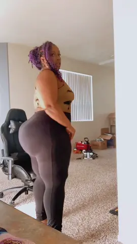 Loving my new crop top go purchase the set  😍😍 #fyp #fypシ゚viral #tiktokshopfinds 