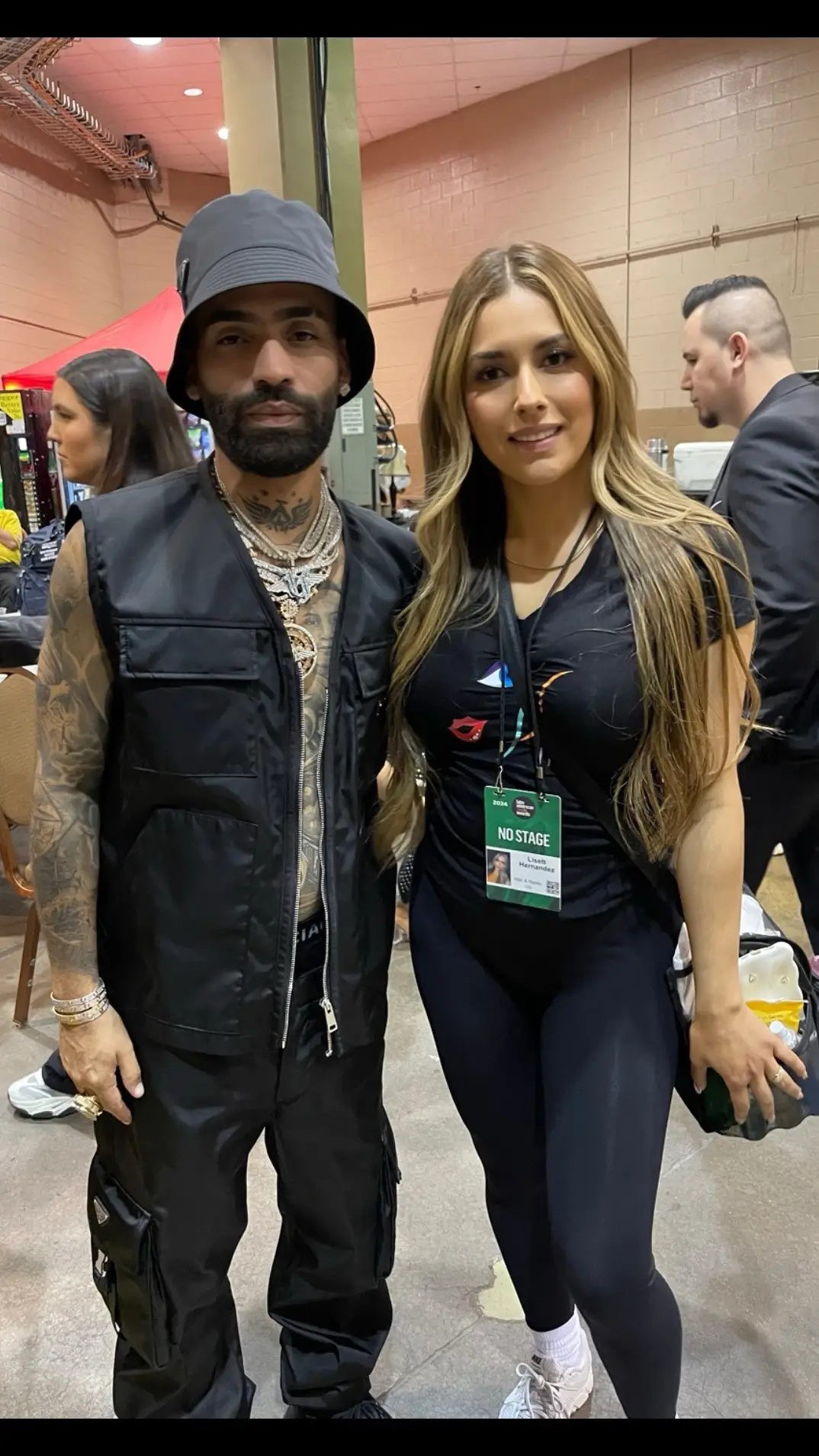 Working at the Latin American Music awards un placer conocer @Arcangel  #makeupartist #celebritymakeupartist #lamas #arcangel #lasvegas #iemakeupartist #fontanamakeupartist #ontariomakeupartist #losangelesmakeupartist #westcovinamakeupartist #univision 