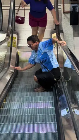 Desculpa vó 😂😂😂😂    #chicobentonoshopping #meme #brasil #engracadostiktok #videoviral #tiktikok #vozinha #shopping #engracado 