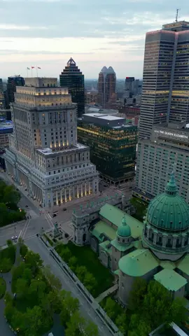 Dowtown Montreal 📍 #droneshot #dronevideography #dronevideo #dronecinematic #montreal #Mtl #centreville #canada #drone4k #